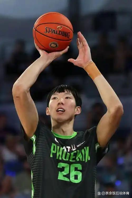  从技术层面拆解：贺希宁如何用三年完成投篮动作重构 体育新闻