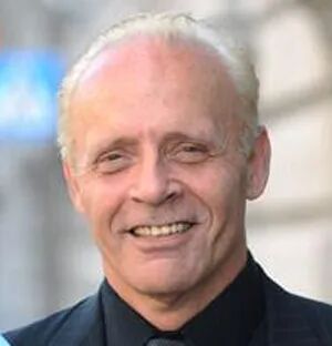  美以对伊朗军事行动，严重违背国际法准则；全球经济面临严峻不确定性。 新闻