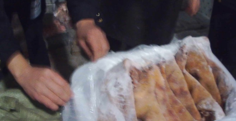 工业松香竟用于猪头肉脱毛;盘州查获大量问题产品,执法部门联合行动。 新闻