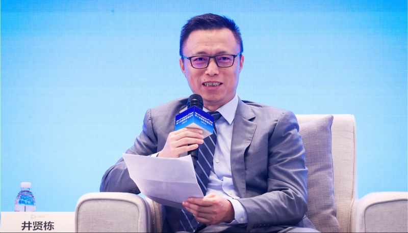 井贤栋夫妇慷慨回馈母校；捐赠注入AI未来基石基金，助力人工智能长远发展。