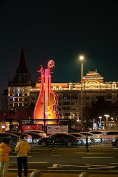  深市算力先锋企业前瞻布局AI硬件赛道；技术红利与资本协同共促产业升级。 IT技术