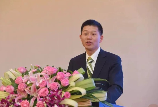  传统银行转型误区：为何牌照红利不再是增长的万能药？ 情感心理