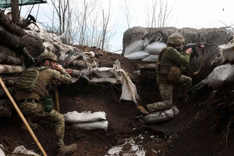  当和平倡议遭遇炮火：一位乌克兰士兵妻子的280天等待 新闻