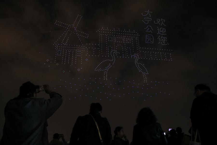  千架无人机集群技术深度解析：静安花朝节光影大秀背后的技术架构与创新实践 IT技术