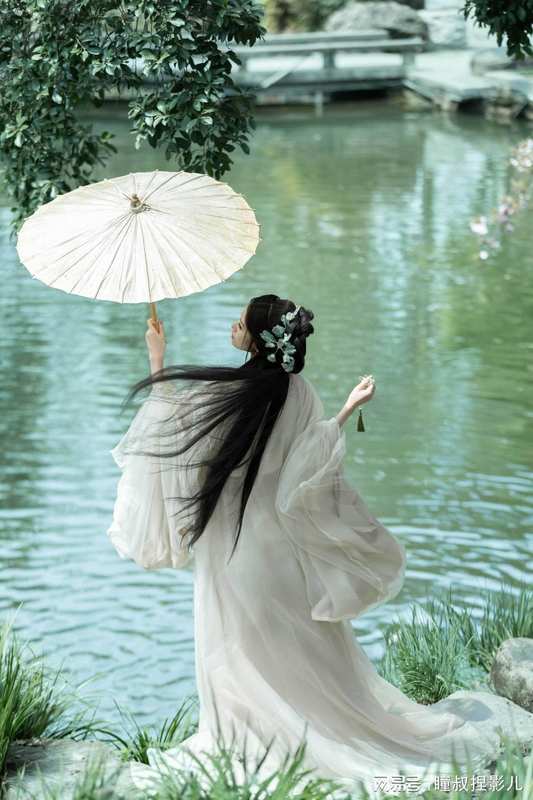 从前期策划到后期调色：古风春意人像创作的全流程技术拆解