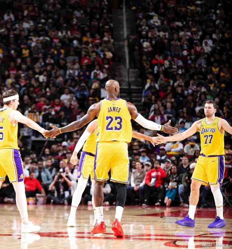  【数据拆解】湖人双星缺阵背后：詹姆斯单核带队的得分结构与胜率逻辑 体育新闻