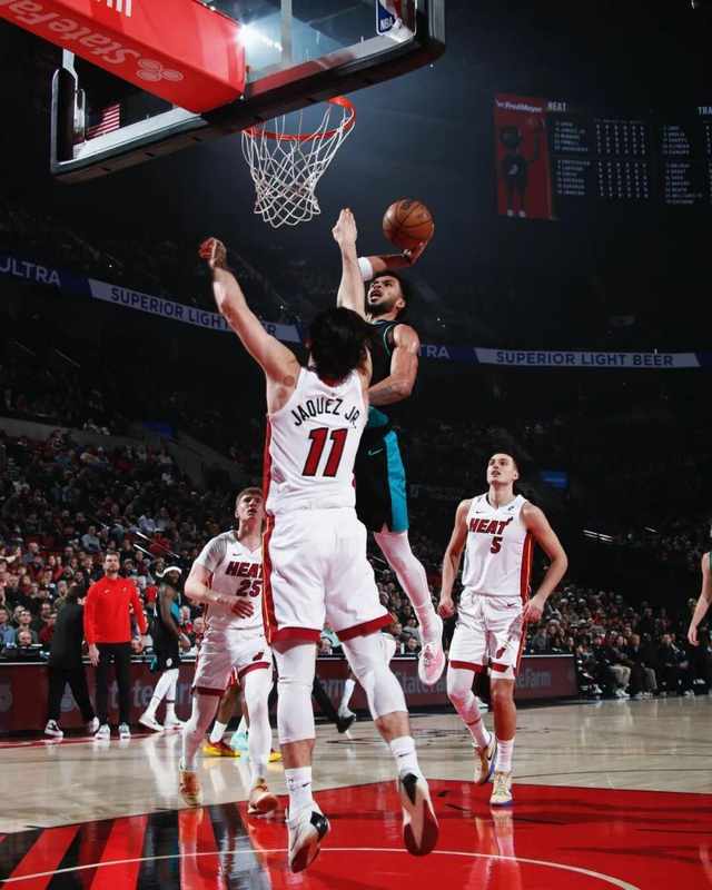  技术流拆解：163公里跑动背后的NBA历史第一，藏着什么防守密码 体育新闻