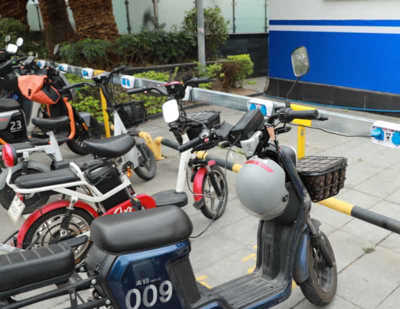 电池衰减深度解析:技术机制与系统防护策略 汽车科技