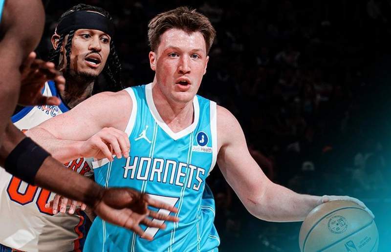 约基奇单赛季包揽篮板助攻王:中锋位置的革命性突破与NBA数据演进史 体育新闻 约基奇单赛季包揽篮板助攻王:中锋位置的革命性突破与NBA数据演进史 体育新闻